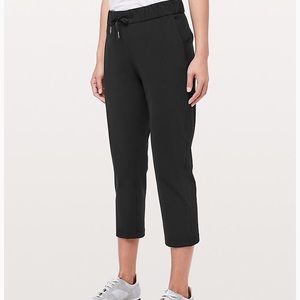 LAST CHANCE! Lululemon On the Fly Crop 23"- Black